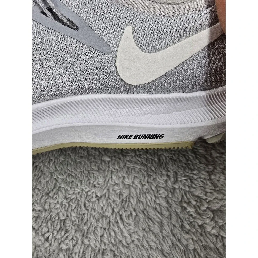 Nike Shoes Mens Size 7.5 Quest Sneakers Gray White Running Athletic